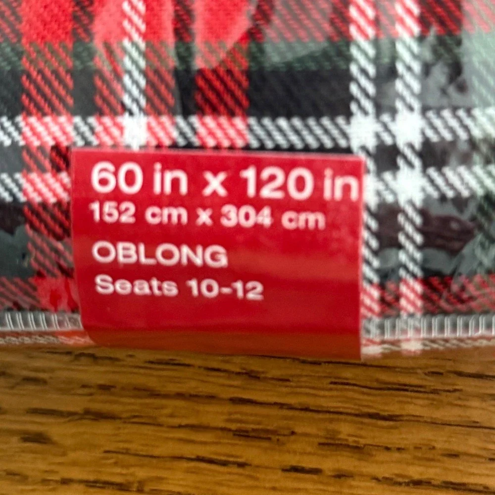 New Winter Wonderland Holiday Plaid Tablecloth 60x120 Oblong & 4 Napkins Set Red